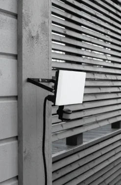 Sale Airam Airflood 30W utelampa Svart