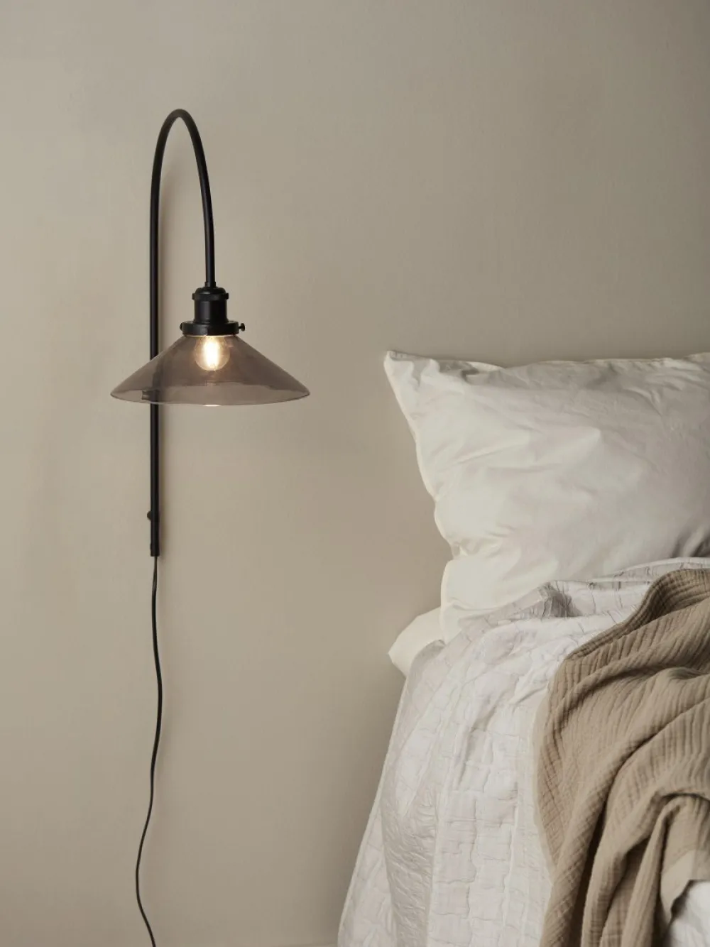 Best PR Home August 25cm vägglampa Svart