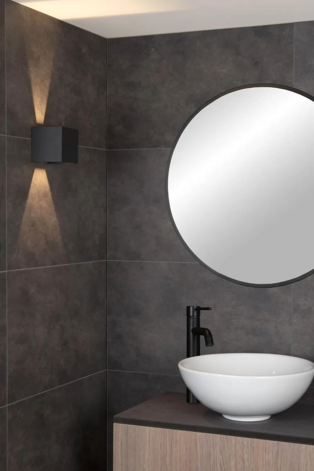 Clearance Lucide Axi 10cm badrumslampa Svart