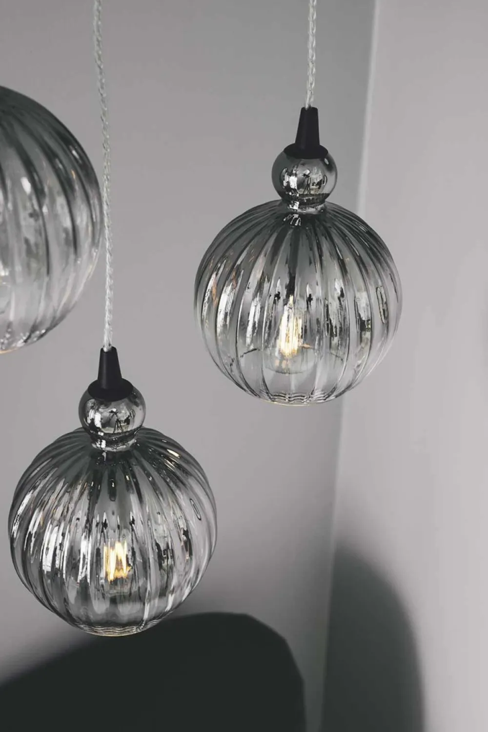 Sale Halo Design Ball Ball Ø15 taklampa Rökfärgad