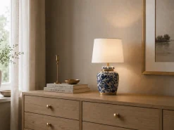 Outlet Lampan Blomsterlilla 30cm bordslampa Blå