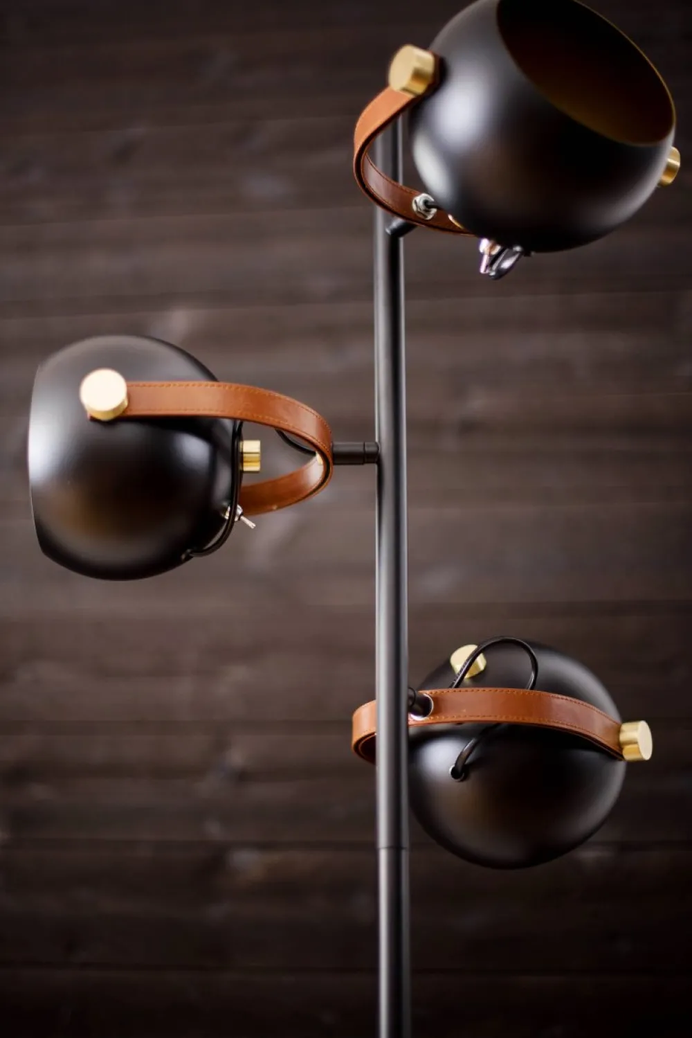 Sale Aneta Lighting Bow golvlampa