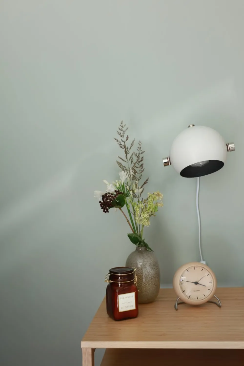 New Aneta Lighting Bow läslampa