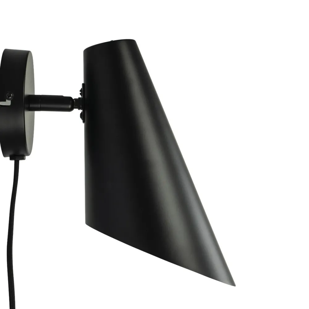 New Dyberg Larsen Cale 25cm vägglampa Svart