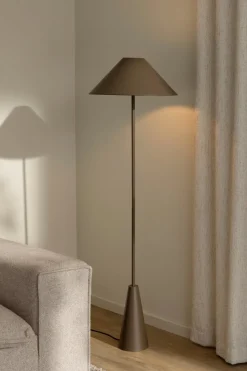 Globen Lighting Cannes golvlampa