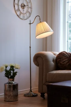 Markslöjd Charleston golvlampa Oxiderad