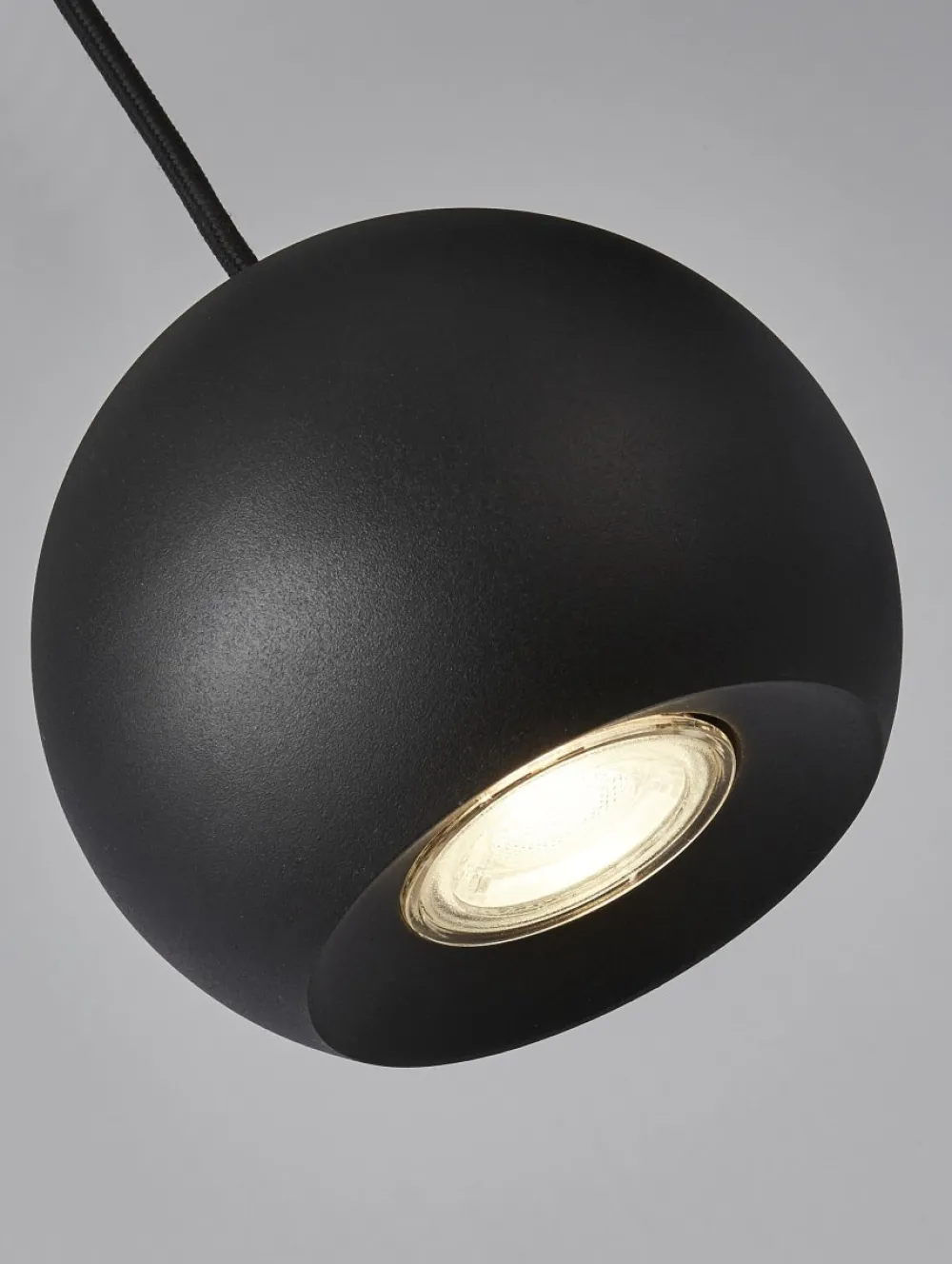 Online Searchlight Eindhoven 160cm taklampa Sandsvart