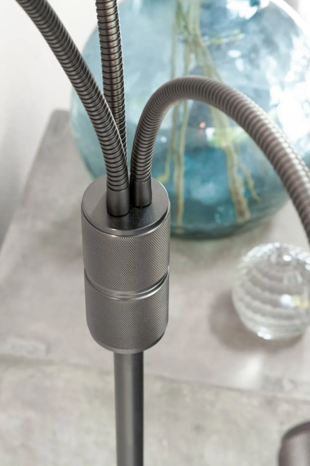 Outlet Halo Design Halo golvlampa Mörkgrå