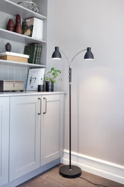 Halo Design Hudson 2 golvlampa Svart