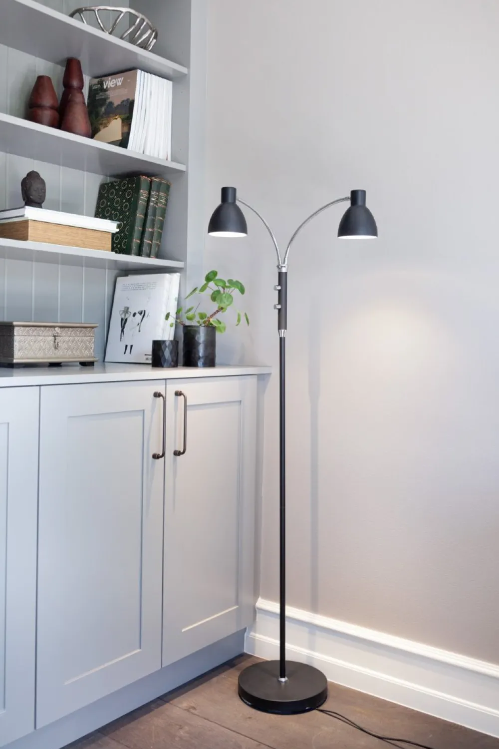 Halo Design Hudson 2 golvlampa Svart