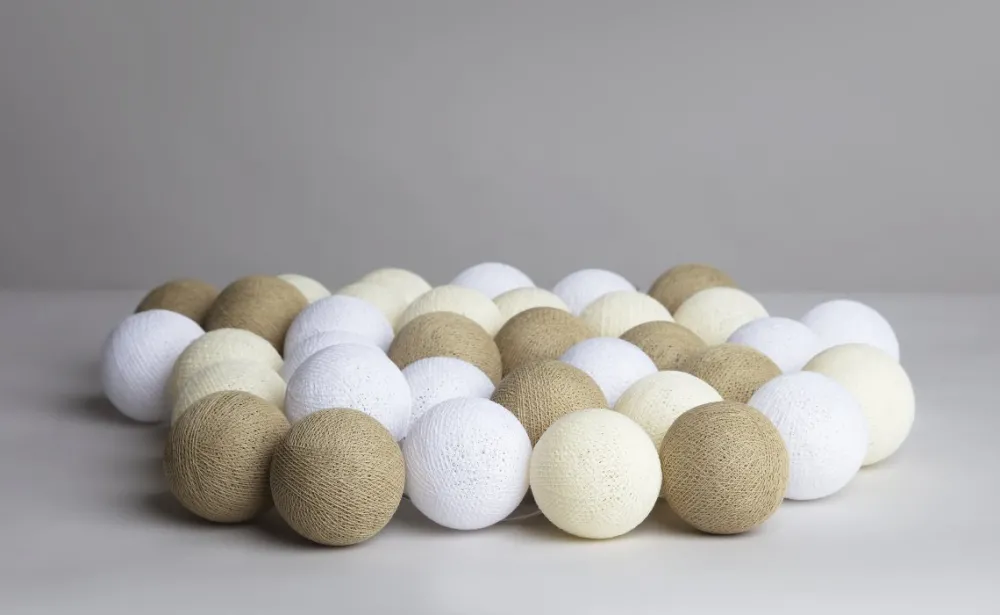 Hot Irislights Creamy White 35 bollar Beige