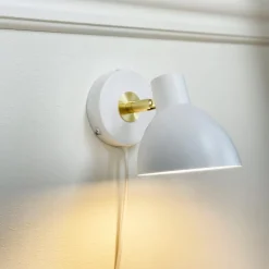 Discount Dyberg Larsen Lilje läslampa