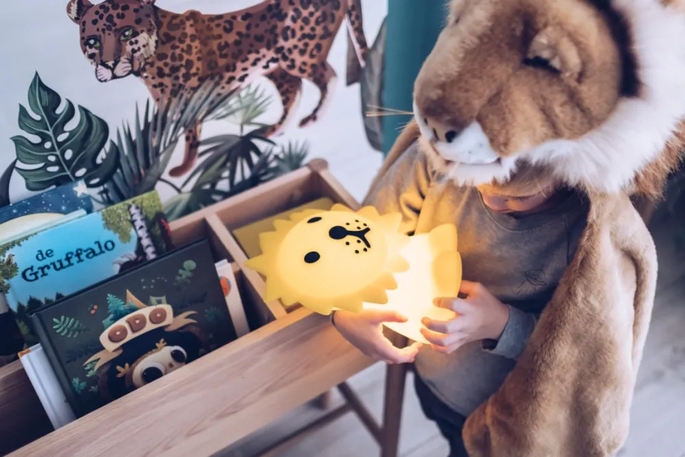 Hot Mr Maria Lion First Light barnlampa Gul