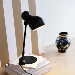 Dyberg Larsen Ludo 42cm skrivbordslampa Svart
