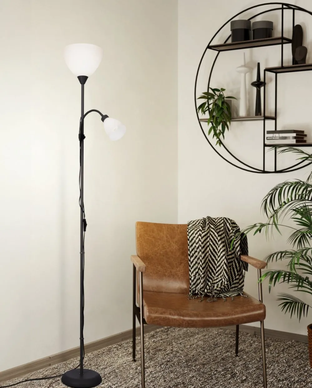 New Eglo Montanini golvlampa Svart