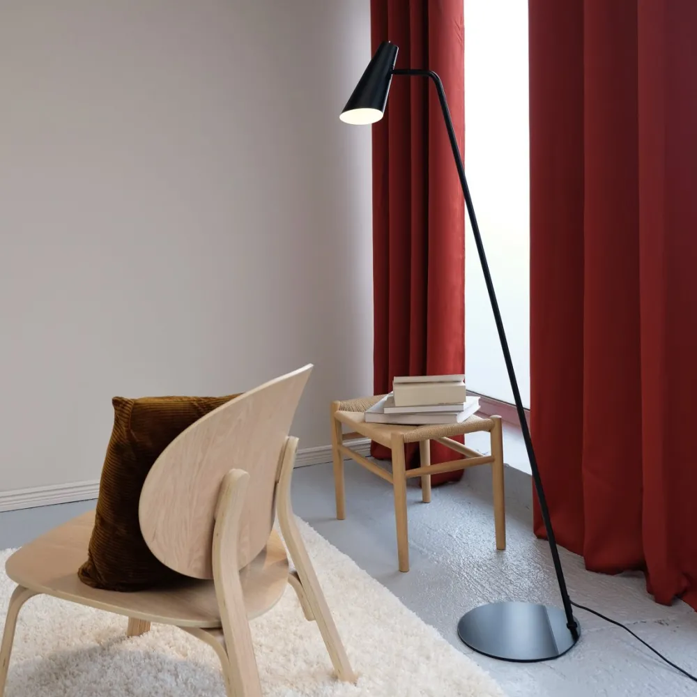 Online Dyberg Larsen Noa golvlampa Svart