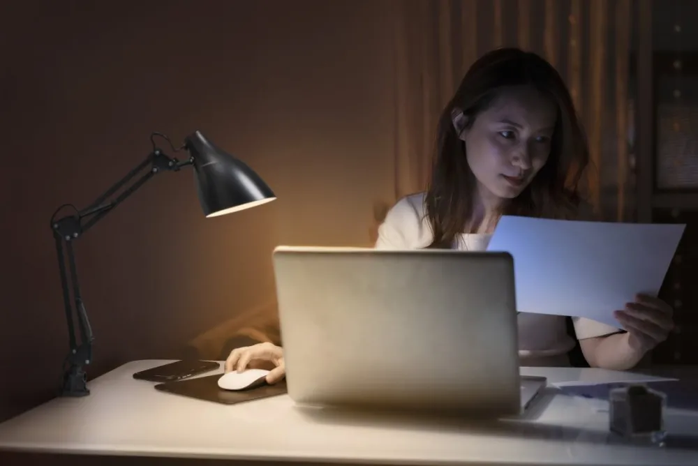 Osram Office Pear Clip klämlampa Svart