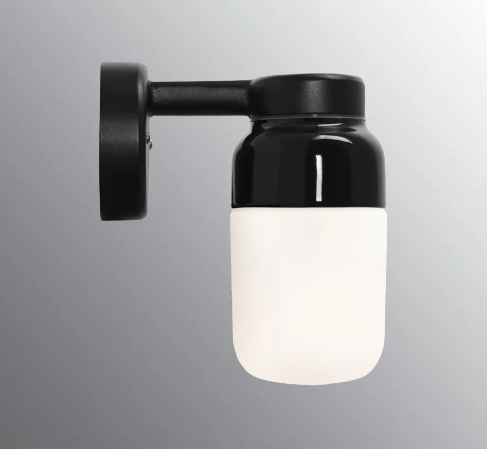 Sale Ifö electric Ohm Wall 100/210 badrumslampa