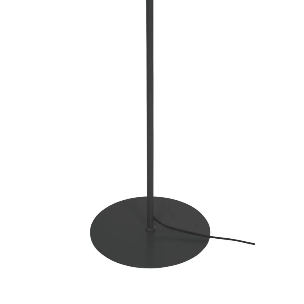 Discount Dyberg Larsen Pyra golvlampa