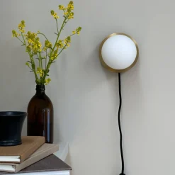 Hot Dyberg Larsen Sia Ø12 vägglampa Mässing