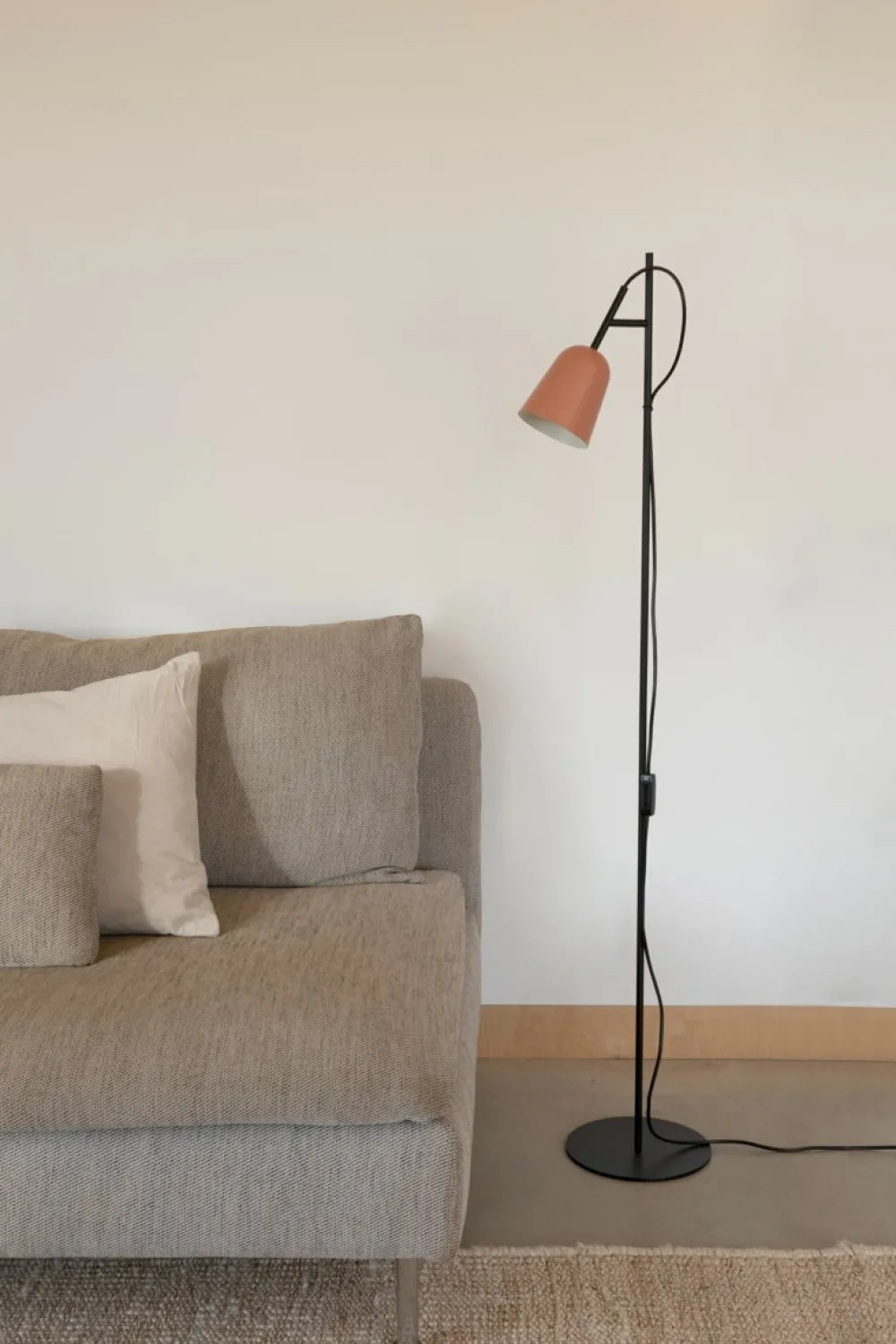 Clearance Faro Barcelona Studio golvlampa