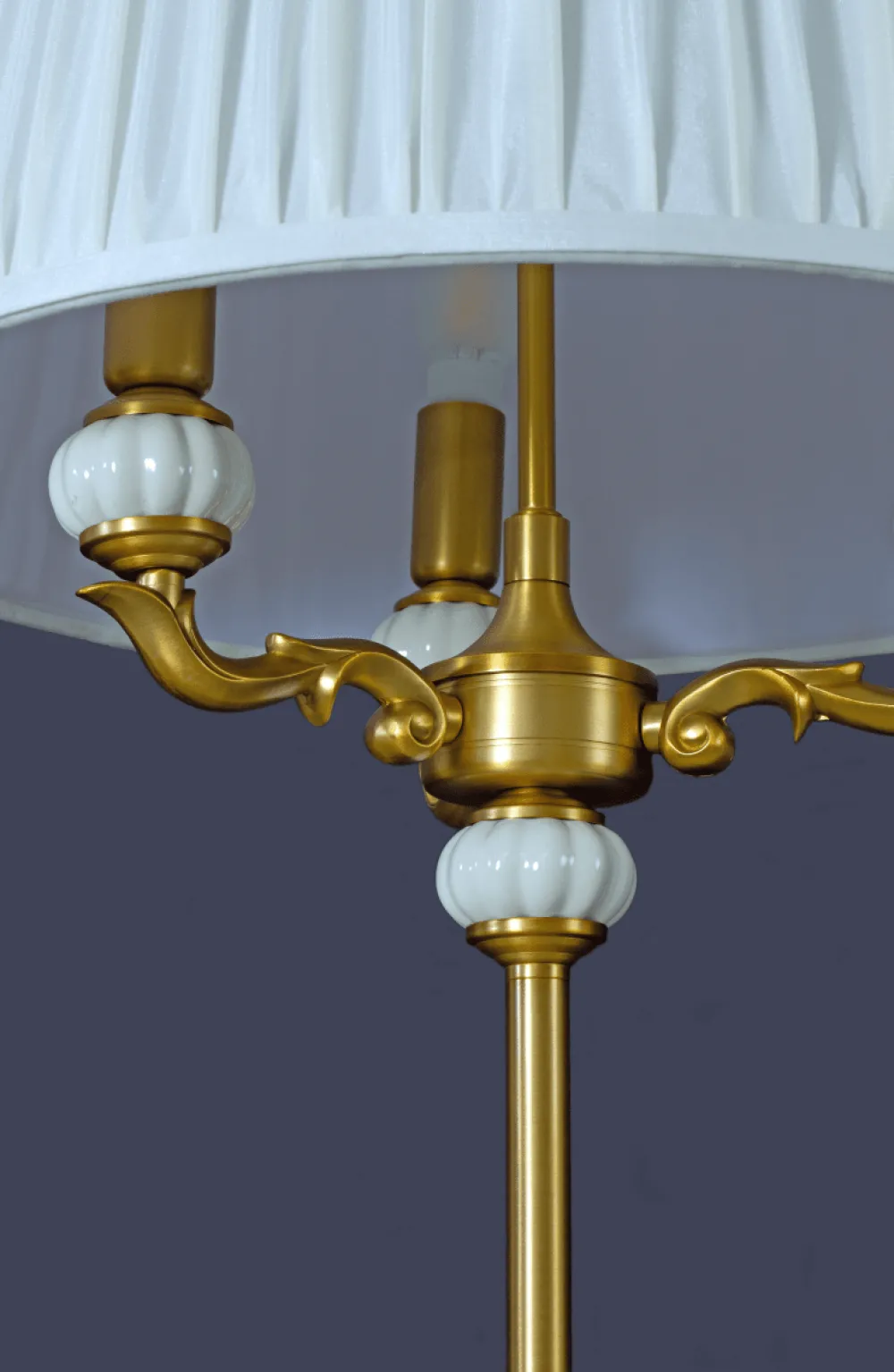 Clearance Aneta Lighting Toulouse golvlampa Guld