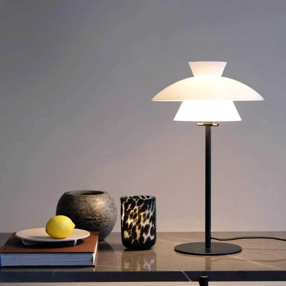 New Dyberg Larsen Valby 40cm bordslampa Svart