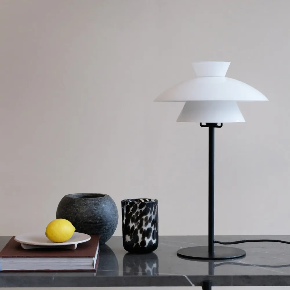 New Dyberg Larsen Valby 40cm bordslampa Svart