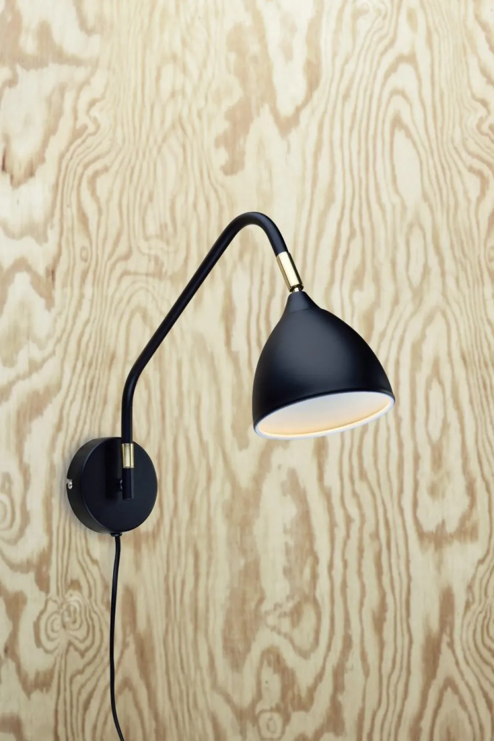 Hot Markslöjd Valencia 45cm vägglampa Svart