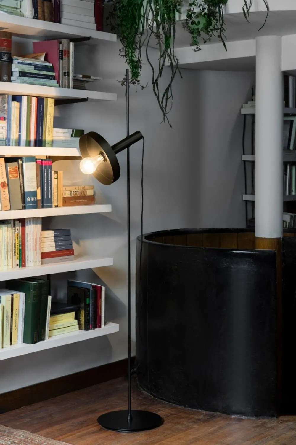 New Faro Barcelona Whizz golvlampa